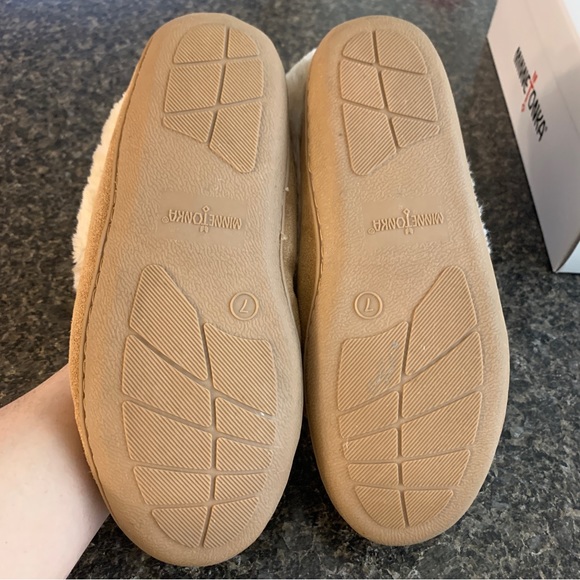NIB MINNETONKA Slippers - Picture 12 of 12